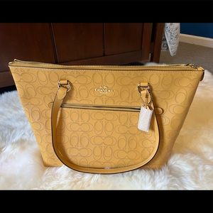 NWT- Coach Handbag